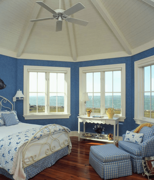 interior-beach-house-painting
