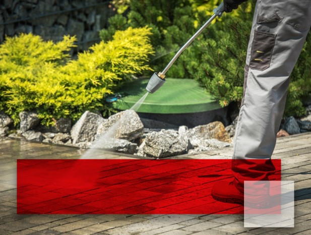 intext-5e1750eb77568 Pressure washing walkway outside